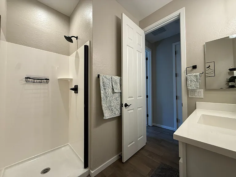 11037 W Hadley St — Photo 13
