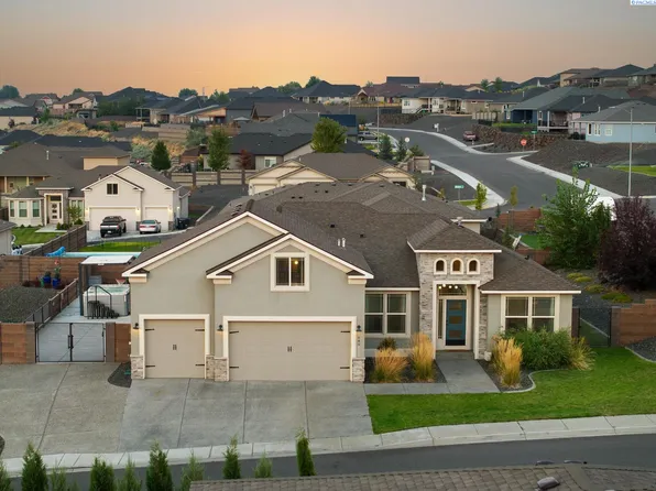 689 Titan Ave, West Richland, WA 99353