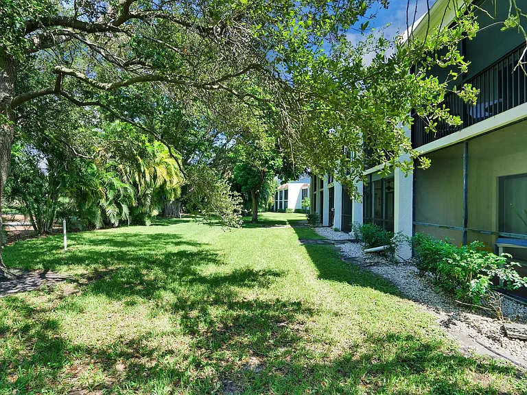 1739 Embassy Dr #202A — Photo 19
