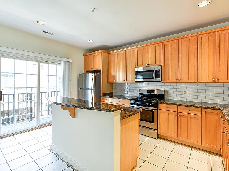 3422 Wilson Blvd — Photo 8