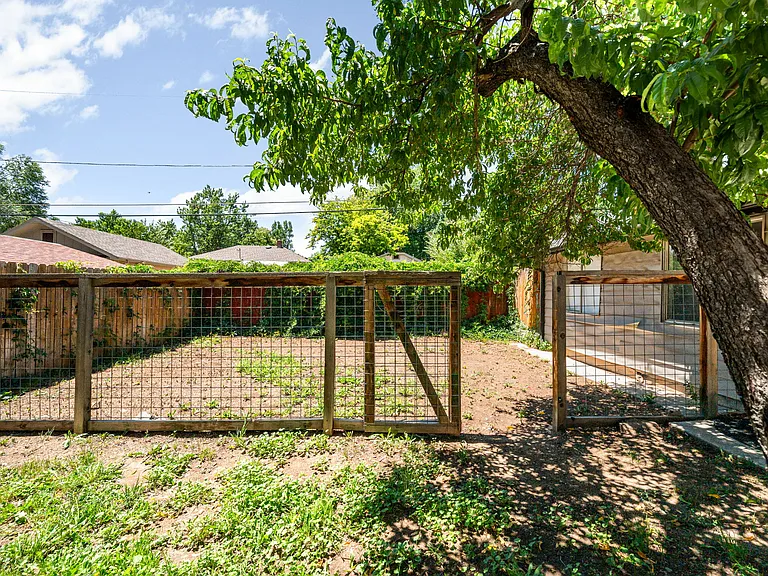 2085 Fenton St #B — Photo 18