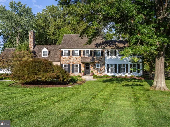15 Rabbit Run Rd, Malvern, PA 19355