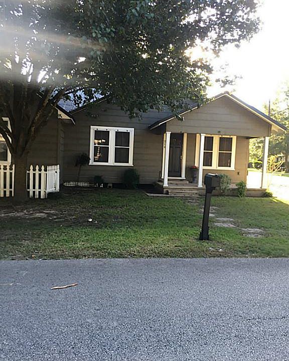 1st image of 214 N Live Oak St