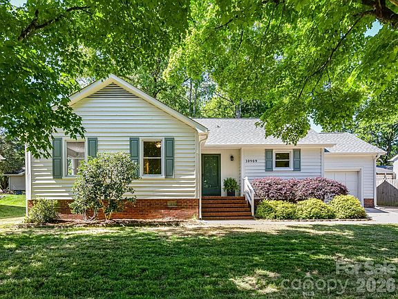 2nd image of 10909 Tradewinds Ln