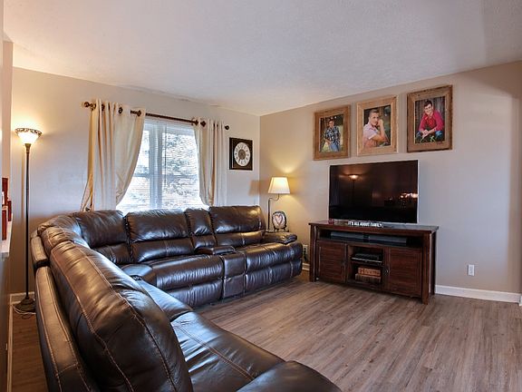 3rd image of 303 Gladys Ave