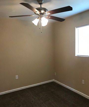 4th image of 2602 Tucker Dr #B