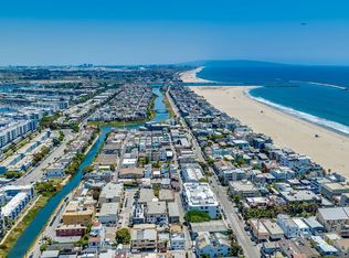 133 Lighthouse Mall, Venice, CA 90292