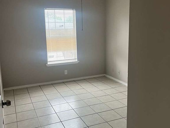5th image of 7620 Windsor Oaks