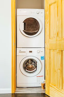 Rented by Nooklyn NYC LLC | media 18