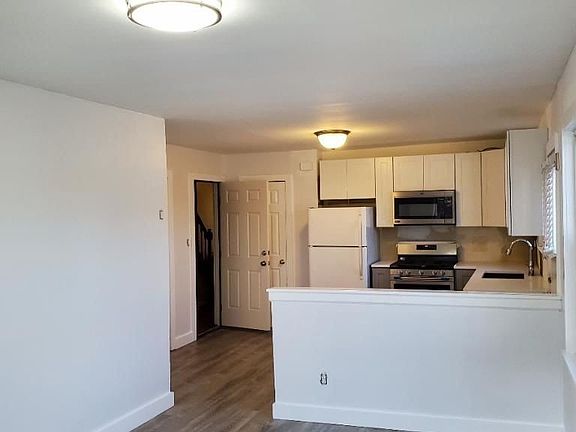 2nd image of 61-01 217th St Floor 1