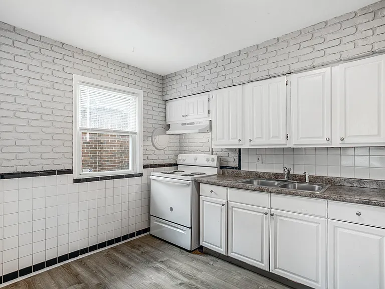 1345 Coolidge Dr — Photo 14