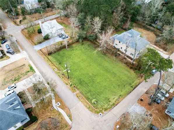 637 Ramon St, Mandeville, LA 70448