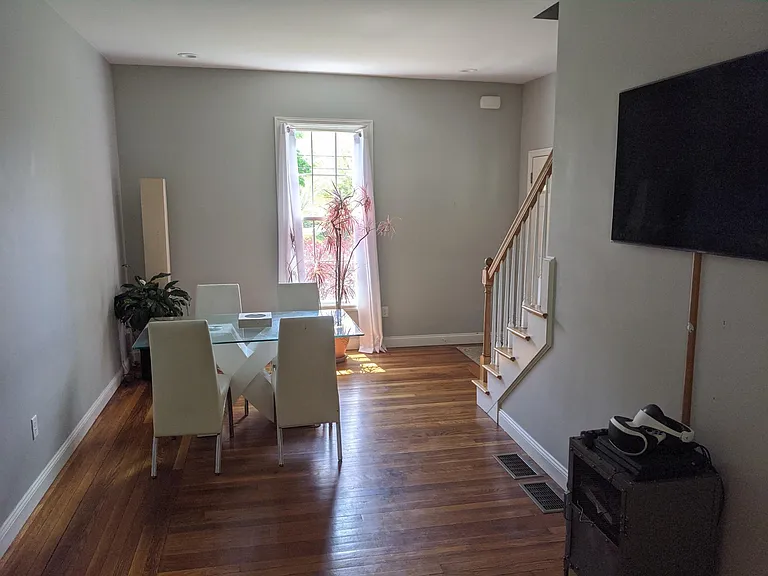 28 Parker St #B — Photo 15