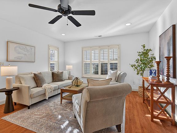 5th image of 548 Abbey Fields Loop