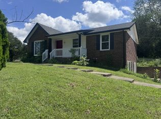 236 Raintree Dr, Clarksville, TN 37042