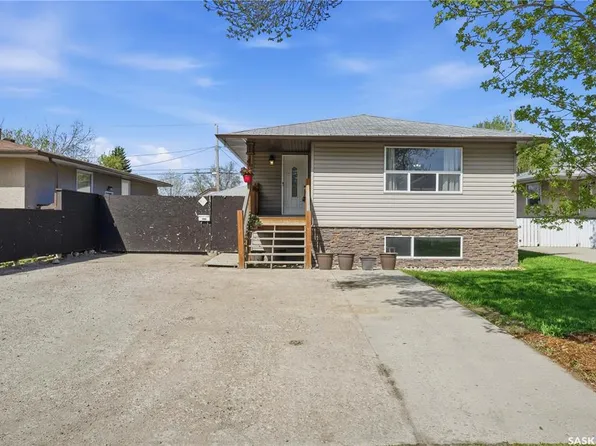 1360 Lacon STREET, Regina, SK S4N 1Y9