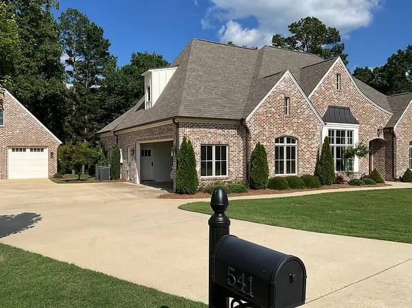 541 Crown Dr, Fulton, MS 38843