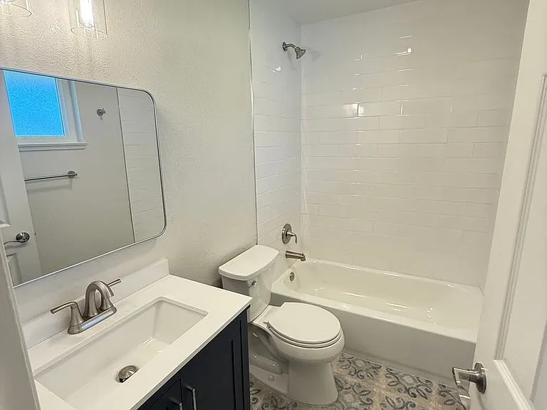 4860 Northlawn Dr — Photo 14