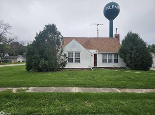 121 S 3rd St, Klemme, IA 50449