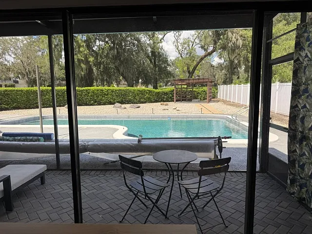 N Riverhills Dr — Photo 6