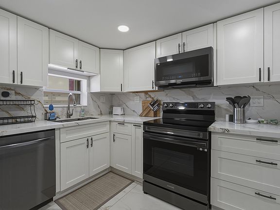 2nd image of 9823 S Hollybrook Lake Drive #206