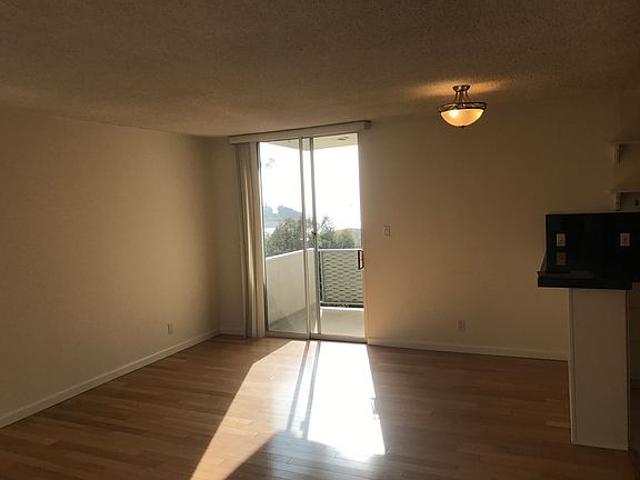 4th image of 17313 Castellammare Dr #2E