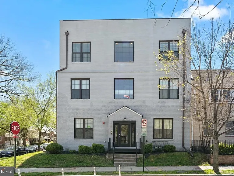 1839 D St NE #1 — Photo 13