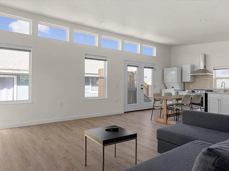 1411 Fairfield Dr — Photo 10