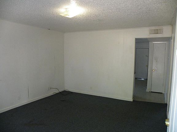 4th image of 1255 Keeland Ln APT 5