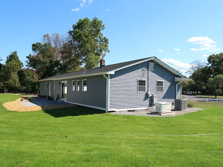 18 Cleef Dr — Photo 6