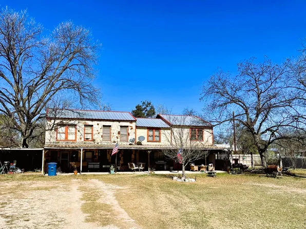 116 Mesquite St, Junction, TX 76849