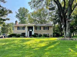 9035 Pixie Ct, Fairfax, VA 22031