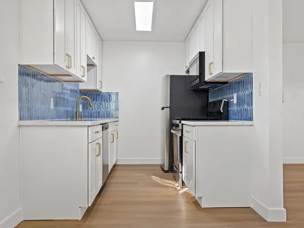 1221 Vega St, San Diego, CA 92110