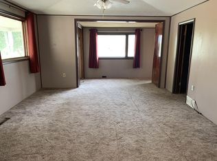 290 Montana Ave, Shelby, MT 59474