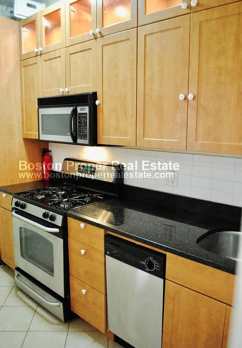 1 bed, 650 sqft, $3,400 — Photo 2