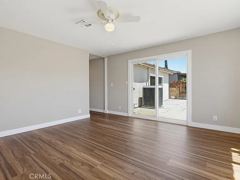 243 N Pageant St — Photo 44