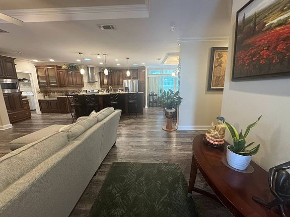 4th image of 444 Watson Dr