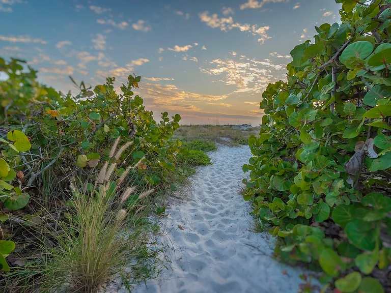 St. Pete Beach | 8 min Drive from Property