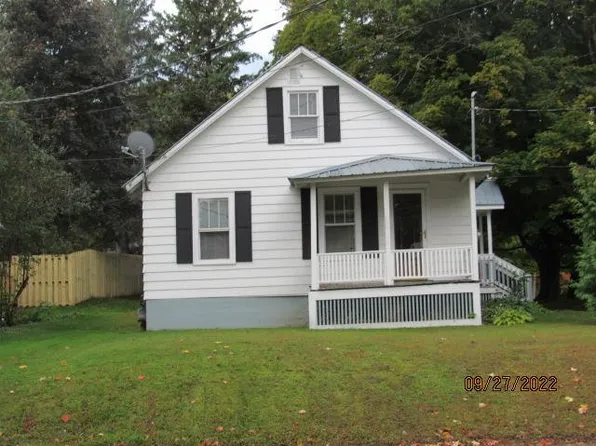 172 Park St, Malone, NY 12953