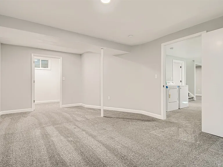 1560 Wagner St — Photo 3