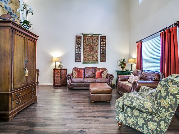 5th image of 3320 Belladonna Dr