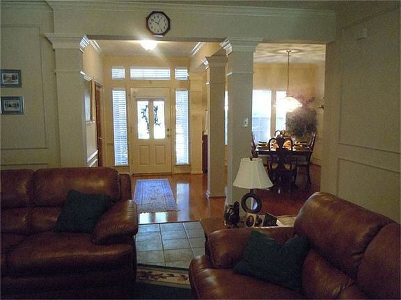 3rd image of 3302 Emerald Grove Dr