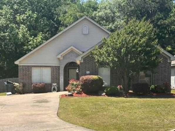 46 Chateaus Ln, Little Rock, AR 72210