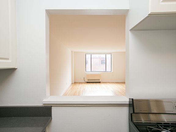 3rd image of 344 E 63rd St APT 3C