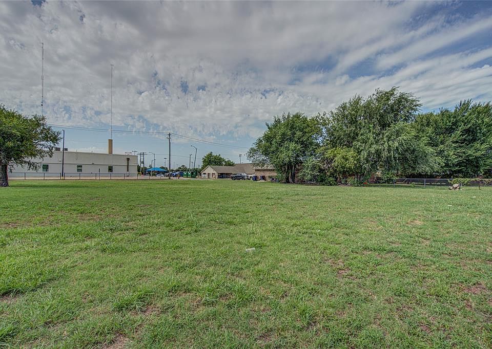 2nd image of SE 46th St Lot 43-48