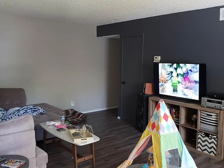 7220 Grady Dr — Photo 1