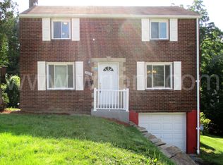 3020 Hebron Dr, Pittsburgh, PA 15235