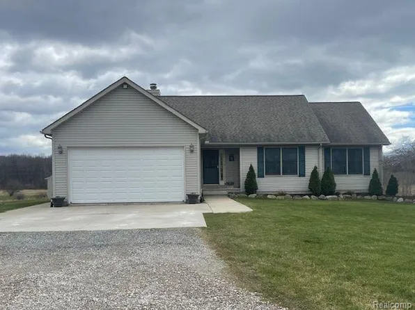 7249 Springborn Rd, China, MI 48054