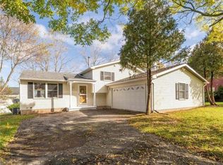 428 Countess Dr, West Henrietta, NY 14586