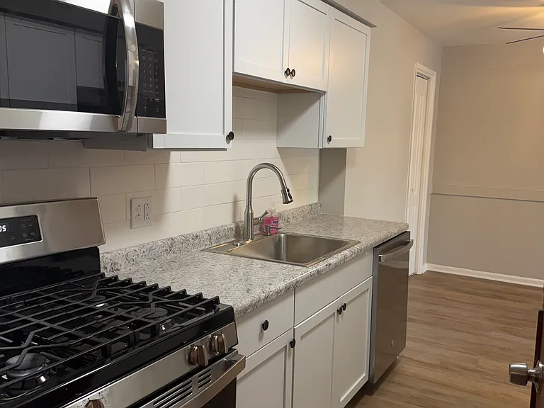 5810 W 87th St #2D — Photo 3